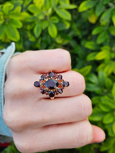 0524: Vintage: 9ct Gold 23 Red Garnets Geometric Set Cocktail Ring-