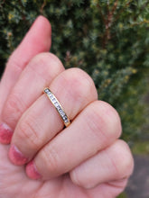 Cargar imagen en el visor de la galería, 1203: Vintage: 18ct Gold 11 Princess Cut Diamonds Stacker Ring- high calibre natural diamonds
