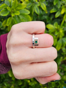 0101: Vintage: 18ct Mixed Gold Art Deco Style Emerald Diamonds Geometric Set Ring- crisp, clean design