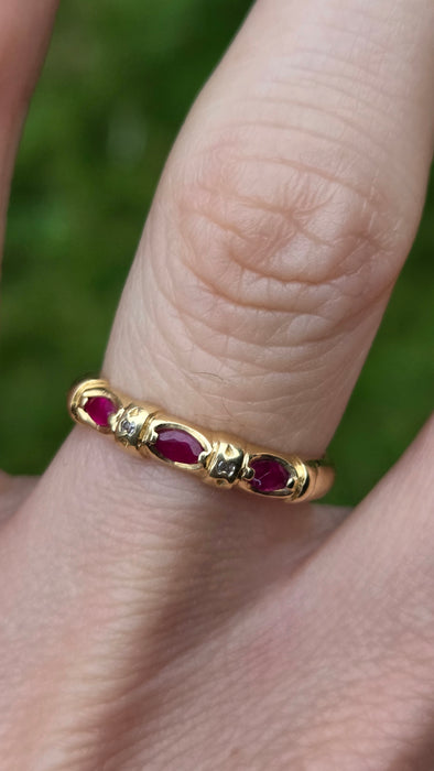Vintage: 18ct Yellow Gold Ruby & Diamond Stacker Ring