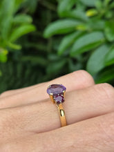 Load image into Gallery viewer, 2104: Vintage: 18ct Gold Oval Ruby Round Cut Amethysts Ring- Rare combination
