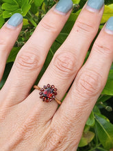 Load image into Gallery viewer, 1662: Vintage: 9ct Gold Almandine Garnets Flowerhead Ring- lovely mature colours
