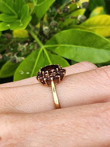 1662: Vintage: 9ct Gold Almandine Garnets Flowerhead Ring- lovely mature colours