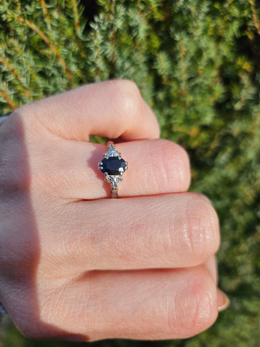 1197: Vintage: 18ct Gold Australian Blue Sapphire 6 Diamonds Dress Ring- Date-Mark 1979