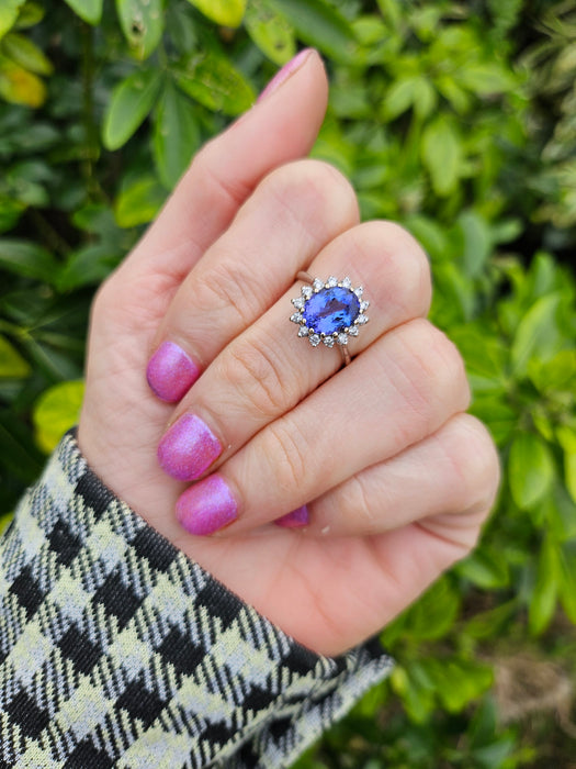 6500 Vintage: 18ct White Gold 2.06ct Tanzanite & Diamond Halo Cluster Ring