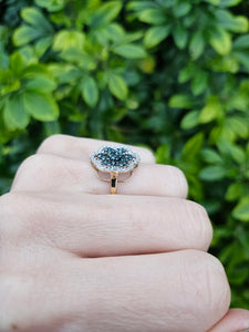 0710: Vintage: 9ct Gold Blue & White Diamonds Flower Head Ring-86 natural, sparkling stones