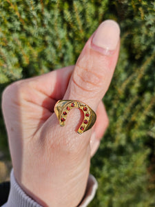 1122: Vintage; 9ct Gold 8 Rich Red Garnets Lucky Horseshoe Ring- Nice!