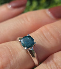 Cargar imagen en el visor de la galería, 2186: Vintage; 18ct White Gold Round Full Cut Blue Natural Diamond Solitaire Ring
