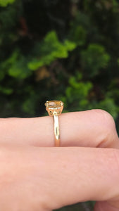 2417: Vintage 9ct Gold Round Cut Yellow Citrine Solitaire