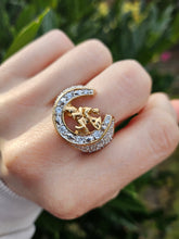 Load image into Gallery viewer, 6009:Vintage 9ct Gold Simulated Diamonds Lucky  Horseshoe Statement Ring - Huge
