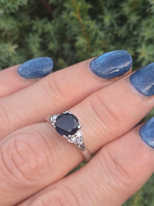 2073: Vintage: 14ct White Gold French Blue Sapphire 6 Diamonds Trefoil Set Ring