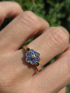 2115: Vintage: 9ct Gold 6 Tanzanites Diamond Floral Daisy Ring