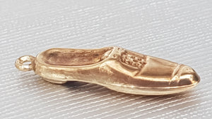 9ct Gold Charm- Delightful & Lovely Detailed Gold Shoe Charm - Superb condition