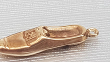 Load image into Gallery viewer, 9ct Gold Charm- Delightful &amp; Lovely Detailed Gold Shoe Charm - Superb condition
