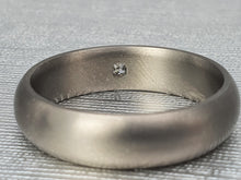 Load image into Gallery viewer, 2912: Vintage: Rare Titanium &amp; Princes Cut Diamond Solitaire Band - strong design – superb condition
