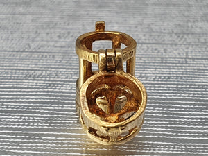 Vintage (1975) Heavy (2.9g) 9ct Gold Night Lantern Pendant/Charm- lovely detail