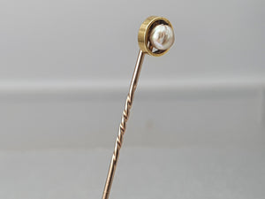 Vintage: 9ct Gold Cultured Pearl Pin - excellent condition - nice vintage item