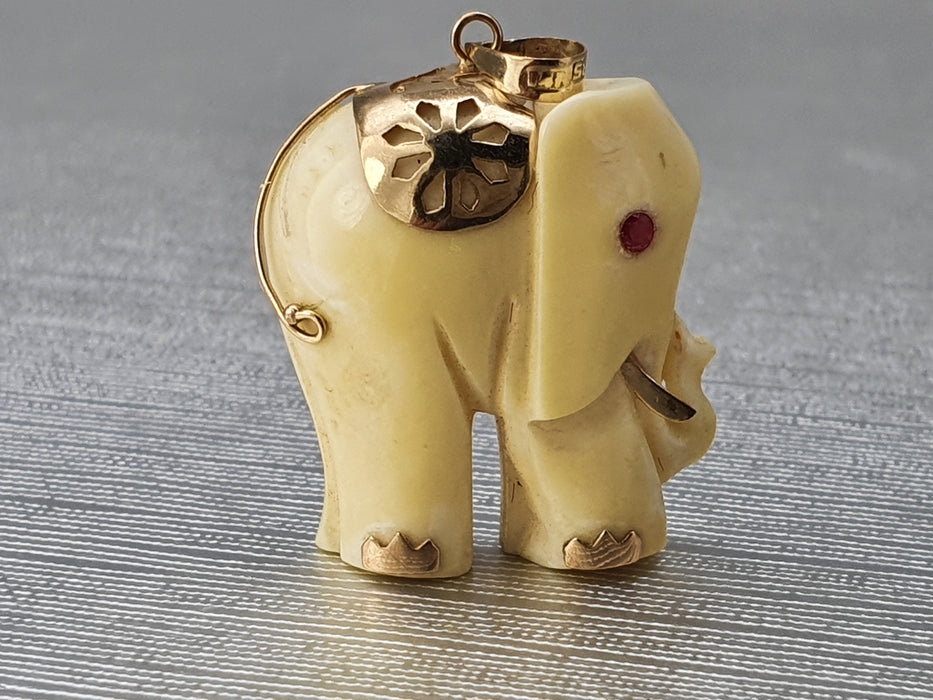 3467: Antiguo y pesado colgante de elefante blanco de oro de 14 quilates - bonito detalle espléndido estado