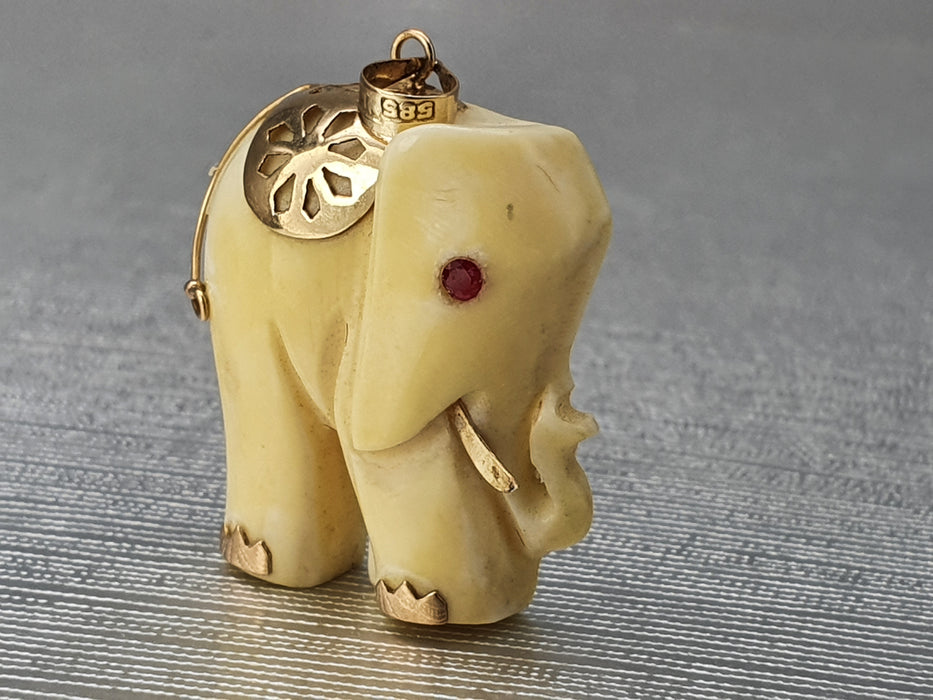 3467: Antiguo y pesado colgante de elefante blanco de oro de 14 quilates - bonito detalle espléndido estado