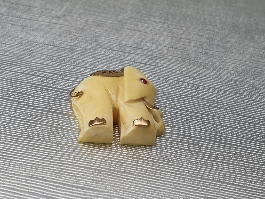 3467: Antiguo y pesado colgante de elefante blanco de oro de 14 quilates - bonito detalle espléndido estado