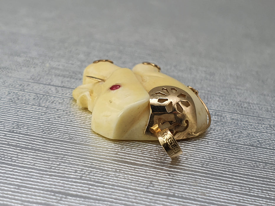 3467: Antiguo y pesado colgante de elefante blanco de oro de 14 quilates - bonito detalle espléndido estado