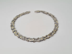 3681 - 9ct White gold Decorative Links Bracelet (18cm) - superb condition- 5.2 grams