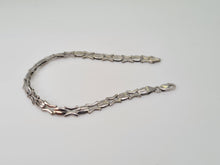 Load image into Gallery viewer, 3681 - 9ct White gold Decorative Links Bracelet (18cm) - superb condition- 5.2 grams
