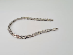 3681 - 9ct White gold Decorative Links Bracelet (18cm) - superb condition- 5.2 grams