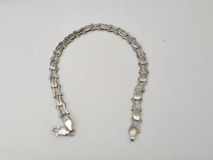 3681 - 9ct White gold Decorative Links Bracelet (18cm) - superb condition- 5.2 grams