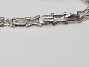 3681 - 9ct White gold Decorative Links Bracelet (18cm) - superb condition- 5.2 grams