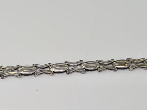 3681 - 9ct White gold Decorative Links Bracelet (18cm) - superb condition- 5.2 grams