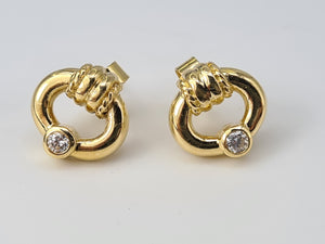 5099: Vintage: 18ct Gold Brilliant Cut diamond Stud Earrings - Nice weight (3.3grams)