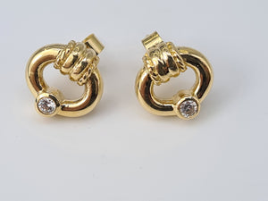 5099: Vintage: 18ct Gold Brilliant Cut diamond Stud Earrings - Nice weight (3.3grams)