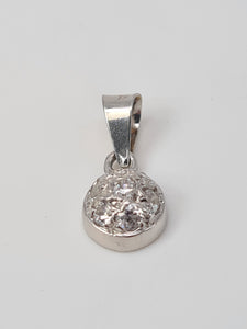 Vintage: 14ct White Gold Simulated Diamonds Pendant - beautifully made