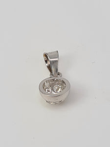 Vintage: 14ct White Gold Simulated Diamonds Pendant - beautifully made