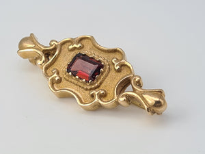 Vintage/Antique 9ct Gold Emerald Cut Garnet Pin Brooch- Old and beautiful