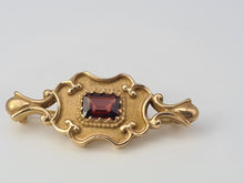 Load image into Gallery viewer, Vintage/Antique 9ct Gold Emerald Cut Garnet Pin Brooch- Old and beautiful
