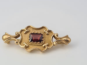 Vintage/Antique 9ct Gold Emerald Cut Garnet Pin Brooch- Old and beautiful