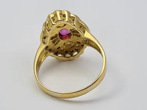 4333: Vintage & Heavy 18ct Gold Ruby Simulated Diamonds Cocktail Ring: - marvellous