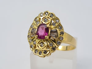 4333: Vintage & Heavy 18ct Gold Ruby Simulated Diamonds Cocktail Ring: - marvellous