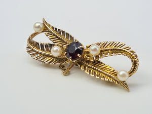 4459: Vintage: 9ct Gold "Bow Brooch" Garnets Seed Pearls - lovely symmetry