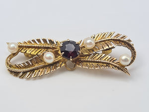 4459: Vintage: 9ct Gold "Bow Brooch" Garnets Seed Pearls - lovely symmetry