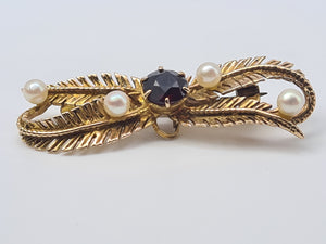 4459: Vintage: 9ct Gold "Bow Brooch" Garnets Seed Pearls - lovely symmetry