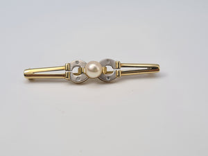 4462: Millennium 9ct Gold Pearl & Diamond Set Horseshoe Brooch - 23 years old