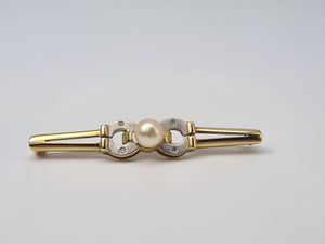 4462: Millennium 9ct Gold Pearl & Diamond Set Horseshoe Brooch - 23 years old