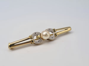 4462: Millennium 9ct Gold Pearl & Diamond Set Horseshoe Brooch - 23 years old