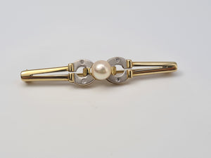 4462: Millennium 9ct Gold Pearl & Diamond Set Horseshoe Brooch - 23 years old