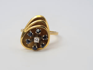 4512: Vintage: (1972) 18ct Gold Modernist Blue Sapphires Diamonds Ring-