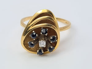 4512: Vintage: (1972) 18ct Gold Modernist Blue Sapphires Diamonds Ring-