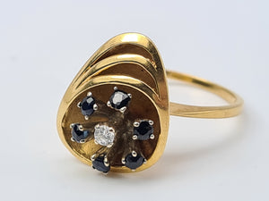 4512: Vintage: (1972) 18ct Gold Modernist Blue Sapphires Diamonds Ring-